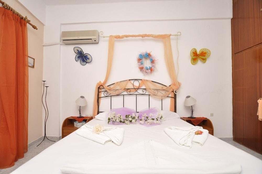 Manos Apartments Megas Gialos - Nites Екстер'єр фото