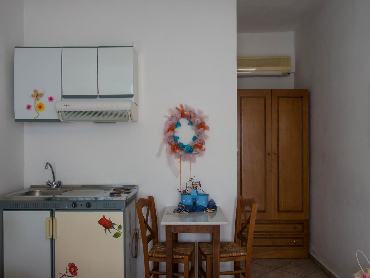 Manos Apartments Megas Gialos - Nites Екстер'єр фото