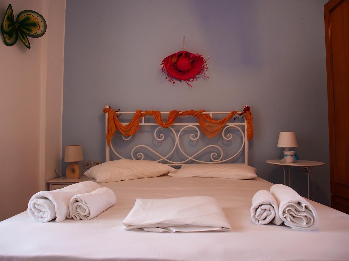 Manos Apartments Megas Gialos - Nites Екстер'єр фото