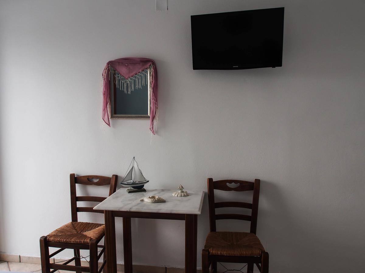 Manos Apartments Megas Gialos - Nites Екстер'єр фото