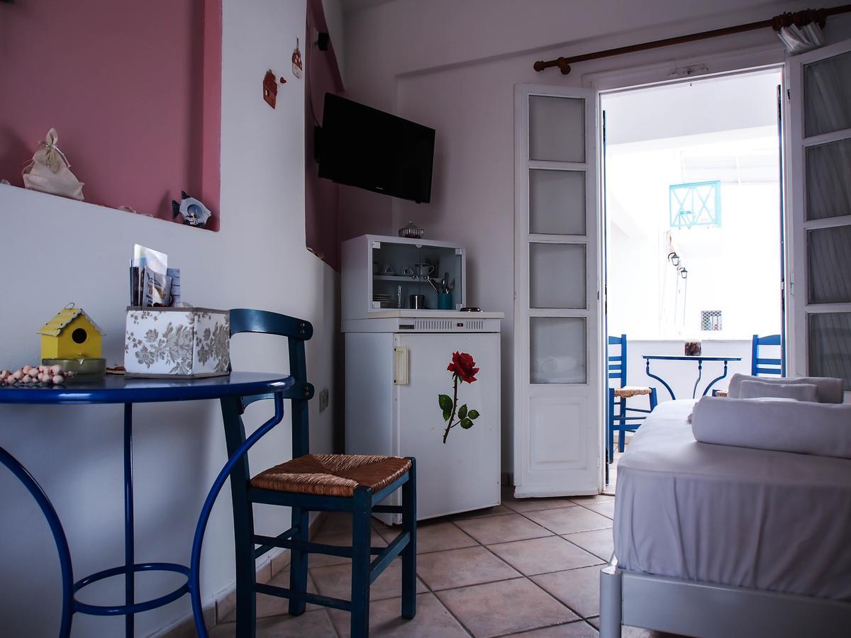 Manos Apartments Megas Gialos - Nites Екстер'єр фото