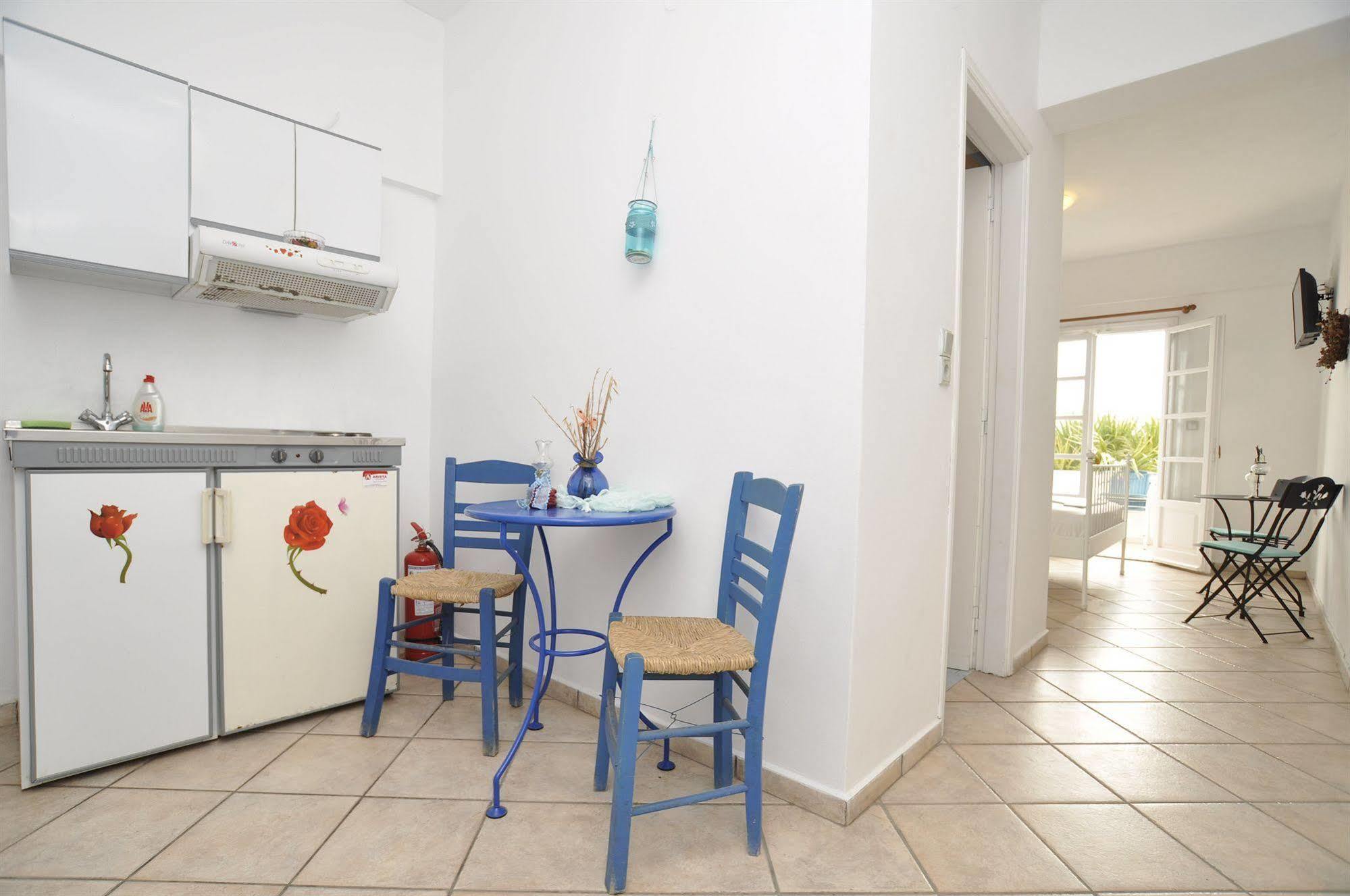 Manos Apartments Megas Gialos - Nites Екстер'єр фото