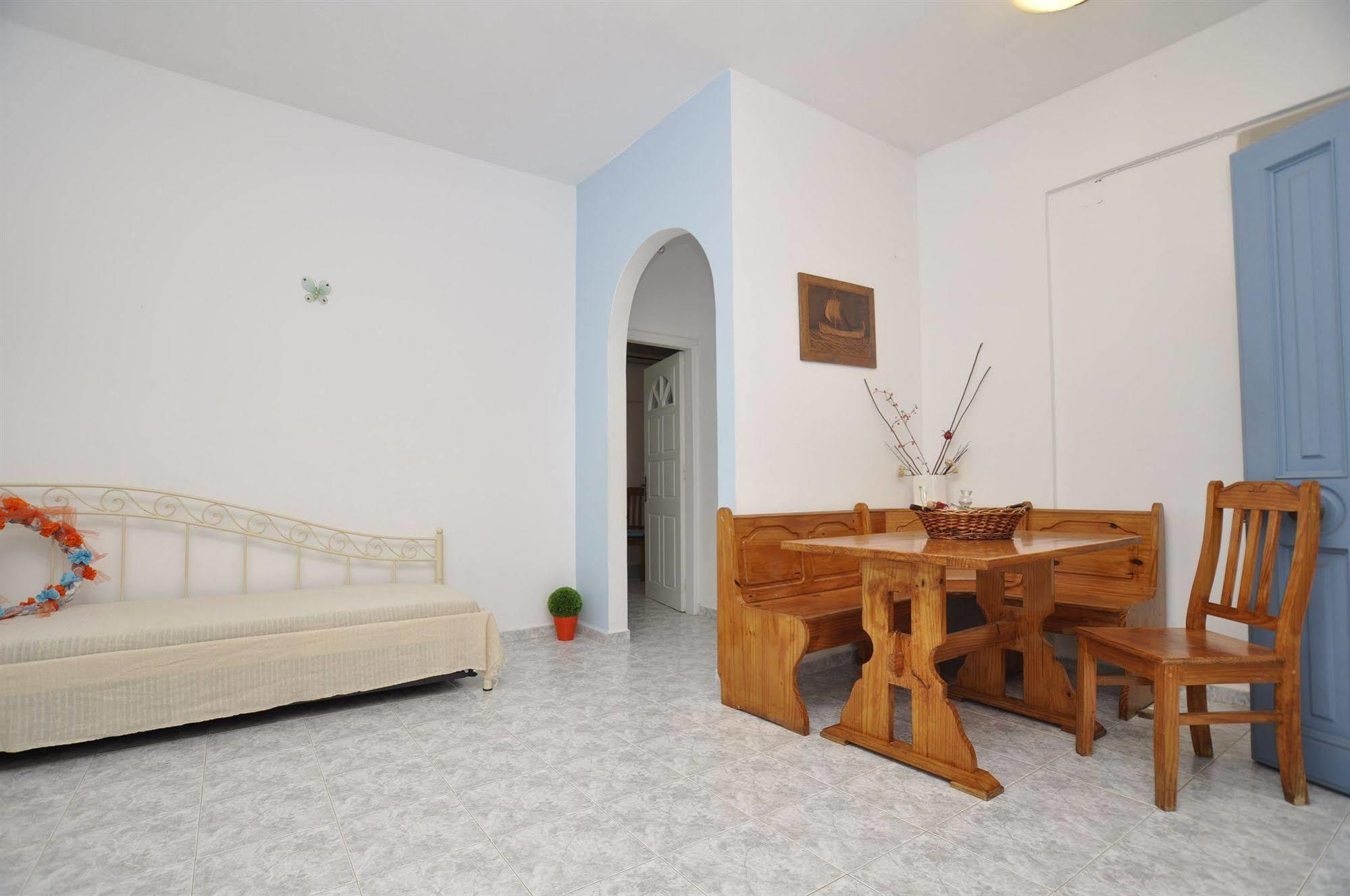 Manos Apartments Megas Gialos - Nites Екстер'єр фото