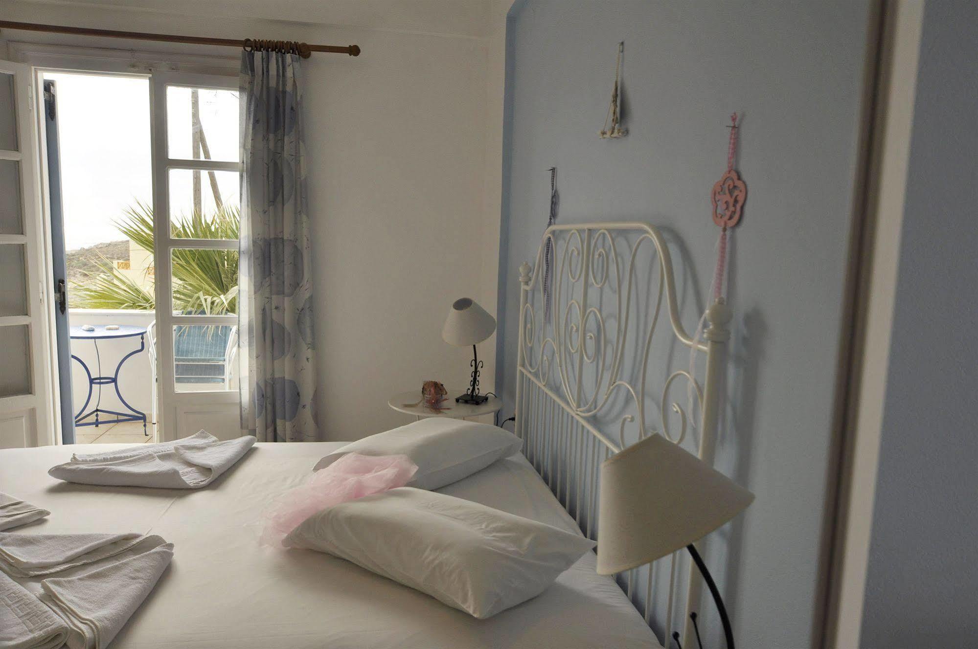 Manos Apartments Megas Gialos - Nites Екстер'єр фото