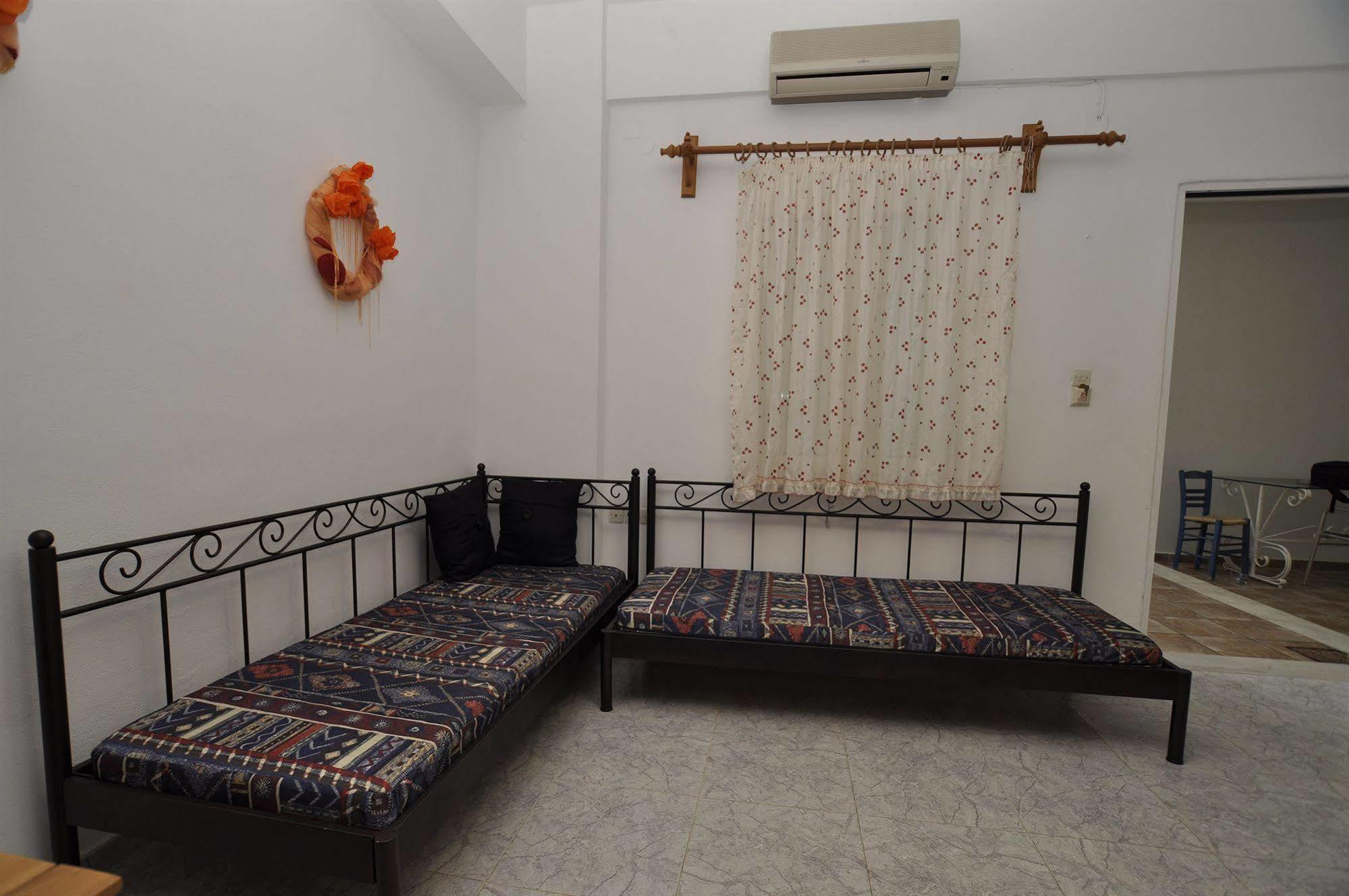 Manos Apartments Megas Gialos - Nites Екстер'єр фото