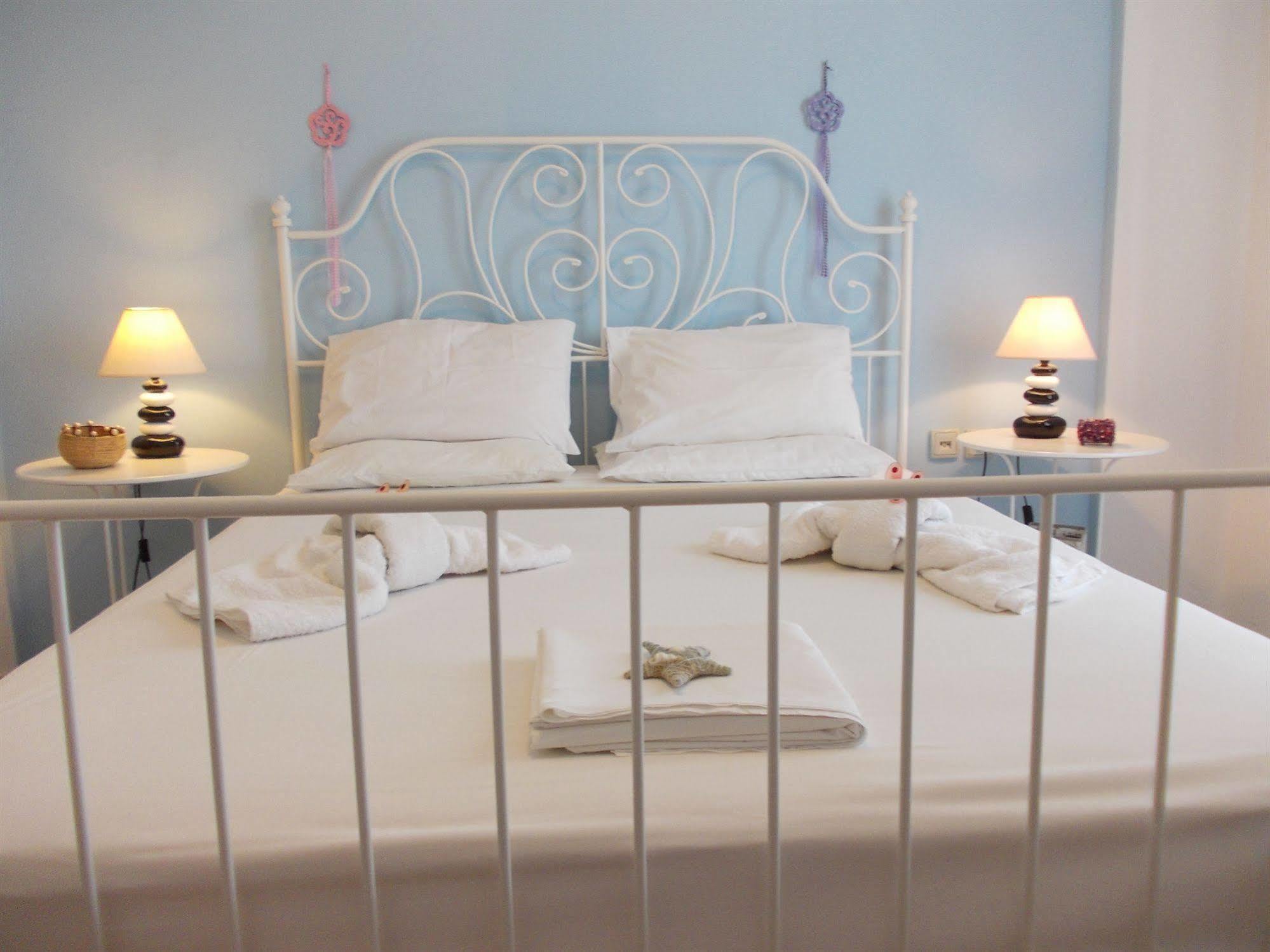 Manos Apartments Megas Gialos - Nites Екстер'єр фото